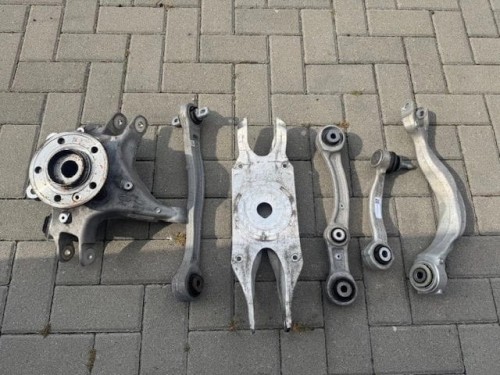 Range Rover Sport L461 lewa tył zwrotnica wahacz kpl