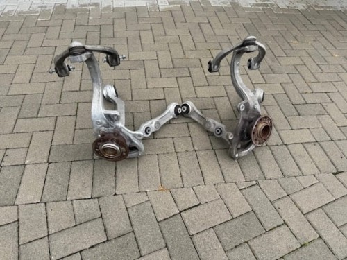 Mercedes C 205 2053322100 2053322200 Zwrotnica wahacze kpl
