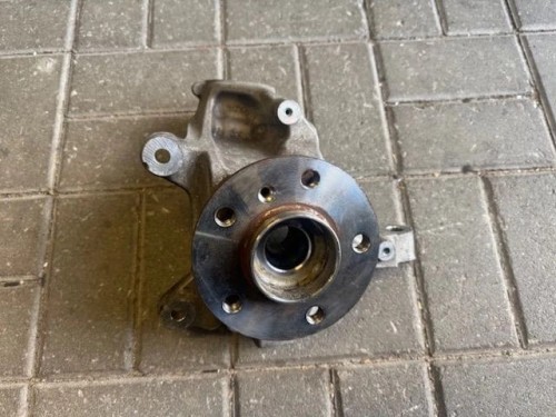 Mini F55 F56 F57 6876643 zwrotnica L piasta OK