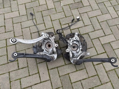 Mercedes C 205 Tylna zwrotnica z piastą ORG Demontaż
