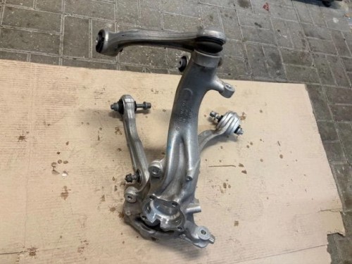 Mercedes E 214 A 2143320200 Zwrotnica wahacze kpl ORYG