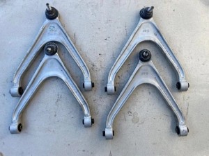 Audi R8 420505375 420505376 Wahacz ORYG NOWY