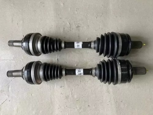 Mercedes GLA 156 A 2463301401 Axle shaft ORIG NEW