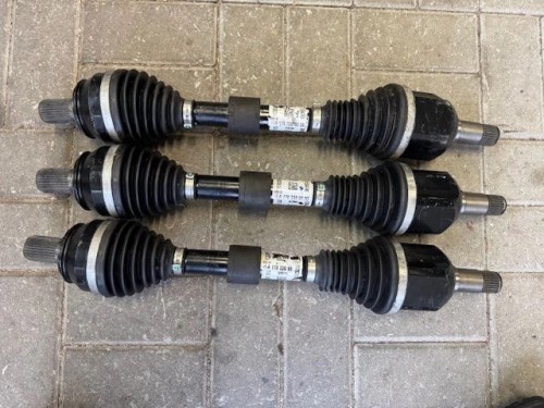 Mercedes CLA 178 174 A1783309000 półoś przód ORYG OK