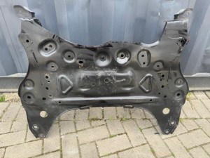 Volvo XC 40 32221858 wózek sanki przód OK