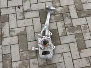 AUDI Q5 8MA 8MA407559 zwrotnica ORYG OK