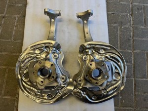 AUDI Q5 8MA 8MA407559 8MA407560 zwrotnica ORYG NOWA