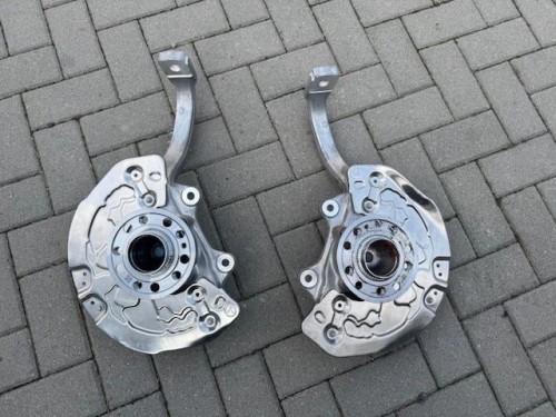Mercedes C 205 2053322100 2200 zwrotnica piasta ORYG NOWA