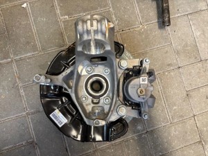 Mercedes 177 118 247 2473320100 2474212012 Kpl zwrotnica z tarczą i zaciska