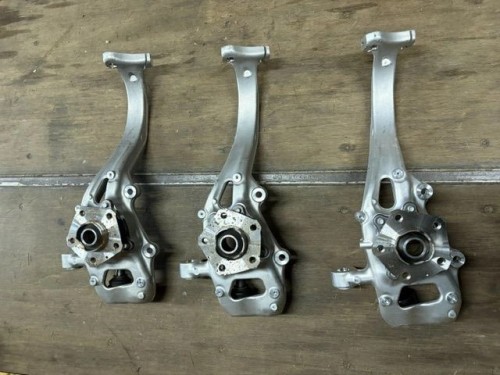 Audi Q7 Q8 4M 4M0407241 zwrotnica piasta ORYG NOWA