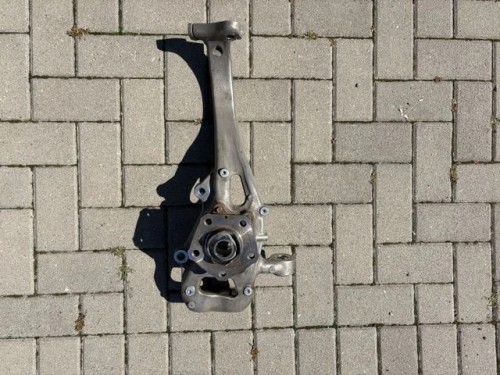 Audi Q7 Q8 VW Touareg 4M0 4M0407242 zwrotnica piasta OK