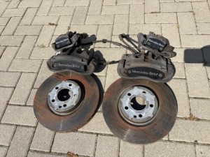 Mercedes V 447 zaciski tarcze kpl 4474208600 8700 OK