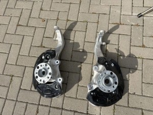 Mercedes E 214 C 520 4Matic Zwrotnica ORYG NOWA OK