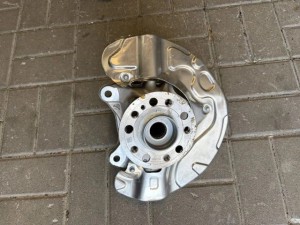Mercedes CLA 178 GLB 248 1783320300 zwrotnica Lewa ORYG NOWA