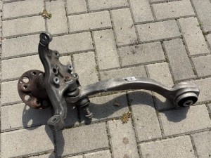 Mercedes E 212 2123320800 prawa zwrotnica wahacz OK