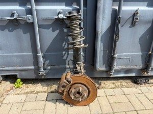 Hyundai i40 1.7 CRDI 54651-32230 zwrotnica lewa kpl
