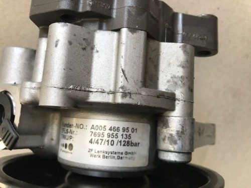 Mercedes 204 207 A 0054669501 Power steering pump