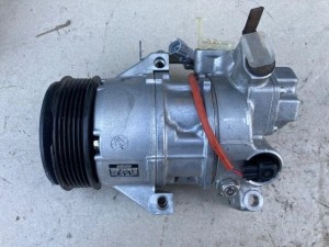 Toyota Yaris 5SER09C 447260-2335 sprężarka NOWA
