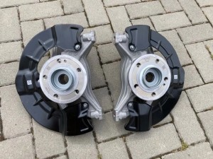 Mercedes 177 35 AMG 1773321400 Zwrotnica piasta NOWA