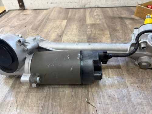 Mercedes CLE 236 A 2144609800 silnik maglownicy OK