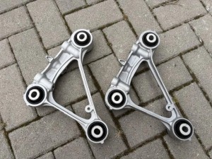 Mercedes VLE 449 4492420200 łapa skrzyni NOWA