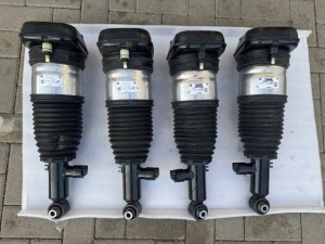 BMW IX I20 6890329 6890330 amortyzator ORYG NOWY