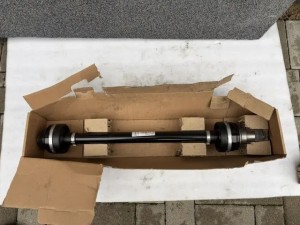 BMW G14 G15 M850 IX 8689577 półoś L NOWA ORYG