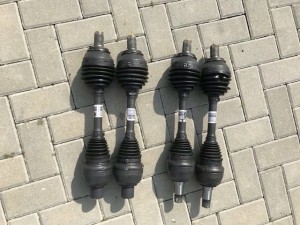 Mercedes GLA 156 A 2423600472 A 2423600372 Półoś