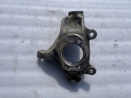 Nissan Qashqai J12 6UA0H zwrotnica prawa OK