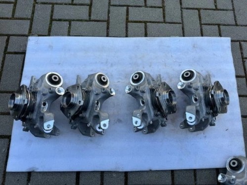 Audi 8B3505432C 8B3505460, 8B3505431C 8B3505459 Zwrotnica Piasta NOWA