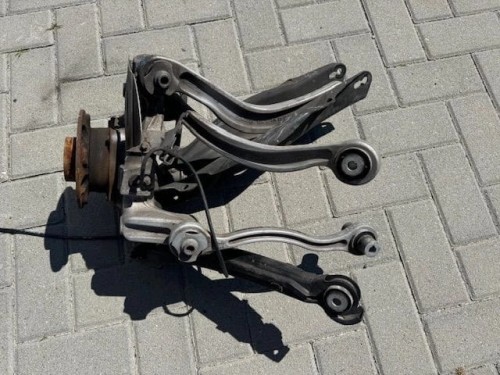 Mercedes C 205 63 AMG Zwrotnica wahacze kpl OK