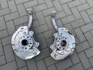 Mercedes C 205 2053322100 2200 zwrotnica piasta ORYG NOWA