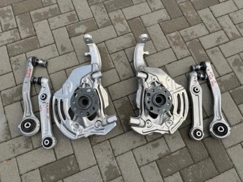 Mercedes 214 4Matic AMG Zwrotnica piasta wahacze NOWA